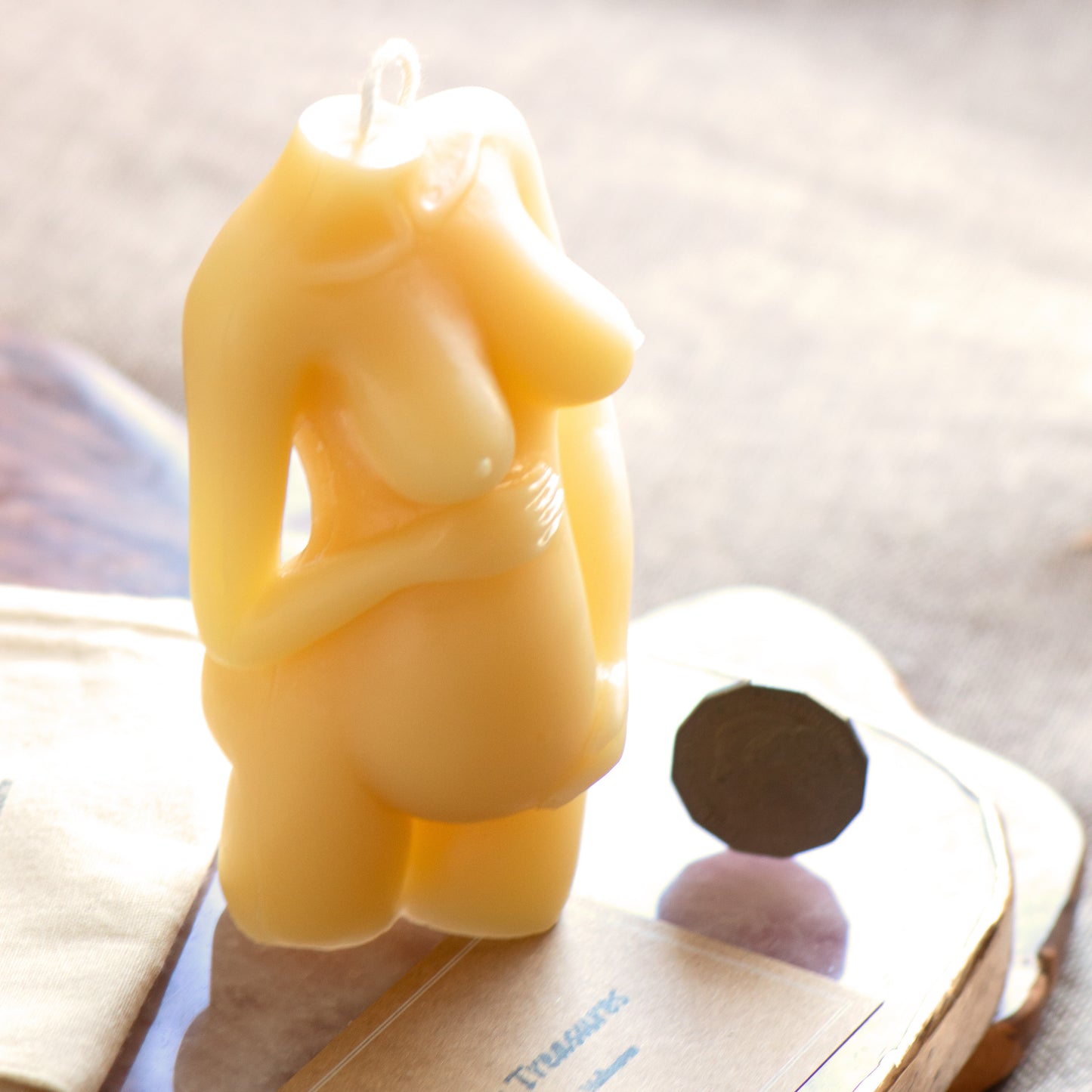 Pregnant Mama (Large) - Pure Beeswax Candle